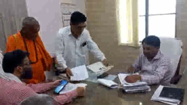 आशा वर्करों ने SDM कार्यालय में सौप ज्ञापन,BCPM पर लगाया गंभीर आरोप,आशा वर्करों का आरोप है स्वास्थ्य विभाग BCPM प्रताड़ि