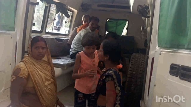 लखीसराय जिले के रामगढ़ प्राथमिक स्वास्थ्य केंद्र के समीप पलटी टोटो एक महिला गंभीर रूप से जख्मी किया गया उपचार।