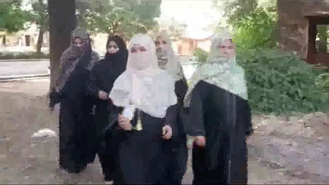 Rampur Jile Mein Muslim mahilaon ka Kahana hai ki meri parchi chhin Li gaye aur Mujhe vote dalne se Mana Kiya Gaya matdan campus se bahar kar diya Gaya