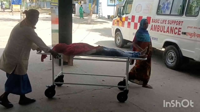 जिले के हलसी थाना क्षेत्र के प्रतापपुर के समीप बाइक सवार युवक के टेंपू से टकरा जाने से हुए जख्मी।