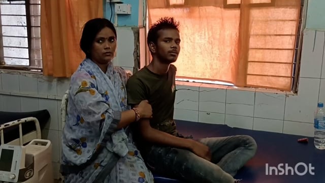 शहर के कवैया थाना क्षेत्र के जमुई मोड़ के समीप बाइक सवार टोटो से टकरा जाने से बाइक सवारी युवक गंभीर रूप से जख्मी।