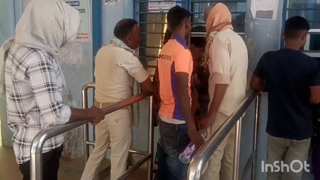 जिले के रामगढ़ चौक पुलिस ने शराब सेवन मामले में गिरफ्तार अभियुक्त को सदर अस्पताल मेडिकल जांच बाद भेजा जेल।