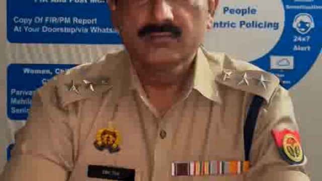 शादी मे जाने को लेकर पति-पत्नी के कहां सुनी एवं पति द्वारा पत्नी के सिर पर कुल्हाड़ी मरने से घायल पत्नी की हुई मौत 