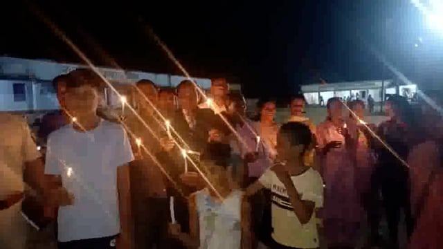 कैंडल जलाकर मतदाताओं को मतदान करने को किया प्रेरित ,26 अप्रैल को बढ़ चढ़कर करें पहले मतदान फिर जलपान 