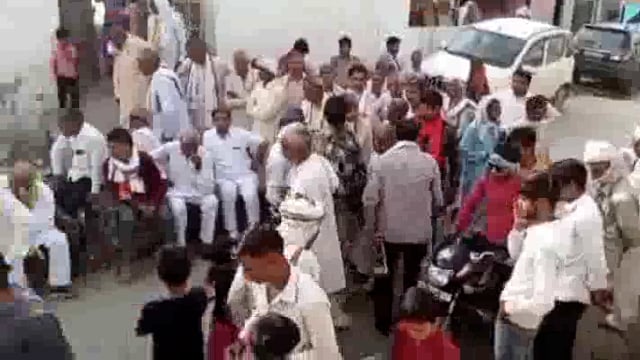 बसपा प्रत्याशी सुरेश सिंह की सभा को संबोधित करते हुए पूर्व मंत्री पंडित श्याम सुंदर शर्मा ने विरोधियों को चैलेंज दिया