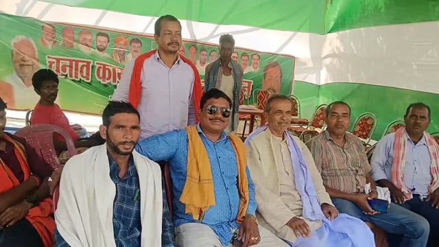 एनडीए नेता एवं कार्यकर्ता मतदाताओं के घर घर दी दस्तक, गिरधारी यादव के लिए मांगा वोट