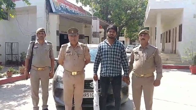 युवक की लाठी डंडों से पीट-पीटकर हत्या एक युवक को लिया हिरासत में