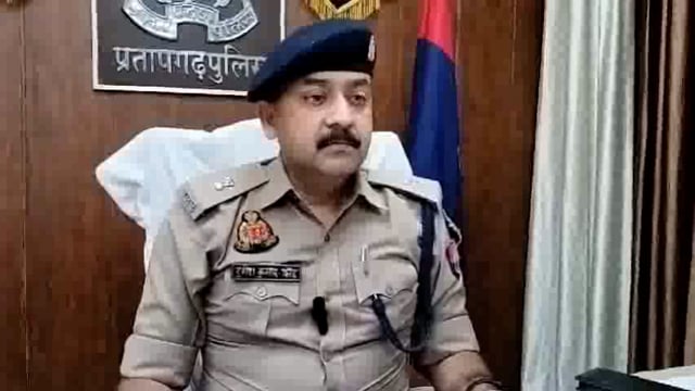 बोलोरो सवार बदमाशों ने महिला को अगवा कर लूटे जेवरात, महिला को रास्ते में छोड़ हुए फरार 
एएसपी दुर्गेश सिंह की बाइट