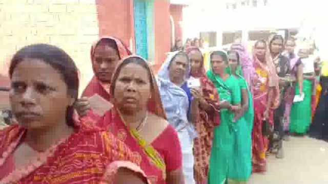 दूसरे चरण के लोकसभा चुनाव को लेकर मतदाताओं ने बढ़-चढ़कर ले रहे हैं हिस्सा; विधि-व्यवस्था को लेकर प्रशासन सजग