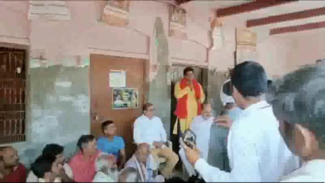 गोवर्धन के गांव मुखराई में किया तीन मांगों को लेकर मतदान का बहिष्कार