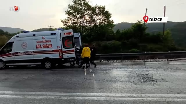 Yağmur Nedeniyle Kayganlaşan Yolda İki Araç Çarpıştı 4 Yaralı