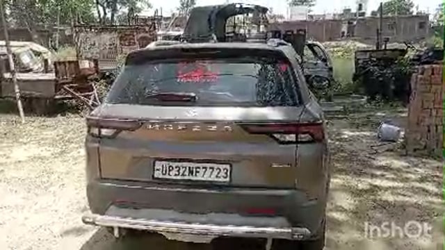 कार व बाइक की टक्कर में  बाइक पर सवार तीन युवक में एक युवक गंभीर रूप से घायल लखनऊ रेफर