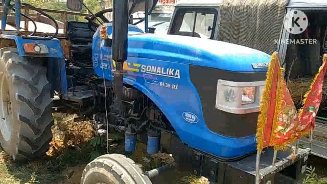 पुलिस ने क्षेत्र के भासुहार गांव तिलैया नदी बालू घाट से बालू लोड कर रहे एक ट्रैक्टर को किया जप्त