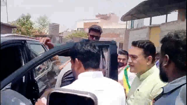 सिने अभिनेते गोविंदाचा कुरळप येथे धैर्यशील माने यांच्या प्रचारार्थ रोड शो