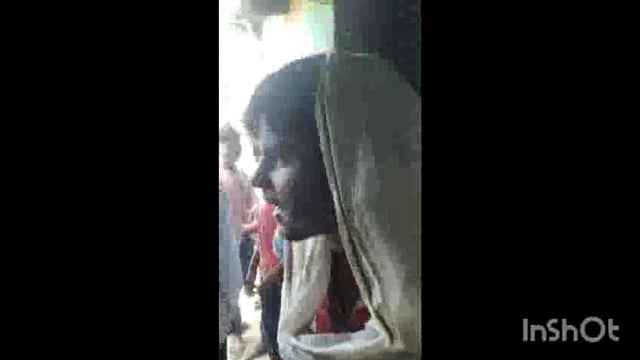 तांत्रिक ने घर में कराई खुदाई सोना चांदी  होने की बताई बात मौके पर पहुंची पुलिस लिया हिरासत