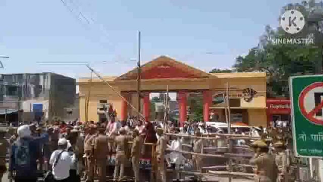 सदर लोकसभा से धर्मेंद्र यादव लालगंज लोकसभा क्षेत्र से दरोगा प्रसाद सरोज किया नामांकन