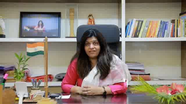 राज्यात पहिल्यांदाच लोकसभा निवडणुकीत होम वोटींगची प्रक्रिया सुरू,जिल्हाधिकारी वर्षा ठाकूर घुगे