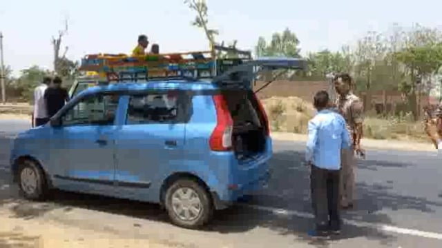 लोकसभा चुनाव के मध्य नजर FST टीम ने वाहनों की चेकिंग की मचा हड़कंप