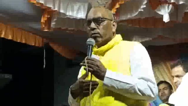 ओमप्रकाश राजभर आजाद तोता है