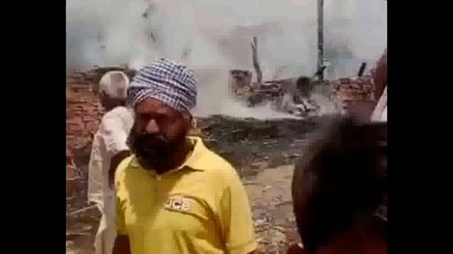 Bahraich: बहराइच अज्ञात कारणों में लगी आग ने मचाया तांडव 3 घरों में लगी भीषण आग से मचा 