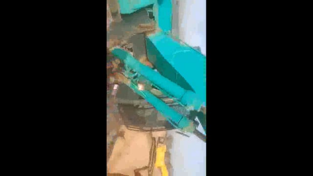 बालू घाट को बंद कराया अपराधियों ने ट्रक एवं पोकलेन का शीशा तोड़ा स्थानीय ग्रामीणों में दहशत का माहौल