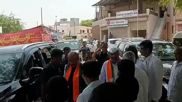 कोरोना काळात भांडी आणि डबे वाजवण्या पाठीमागे एक मोठं राजकारण होतं कामगार मंत्री सुरेश खाडे यांचा गोप्य स्फोट 