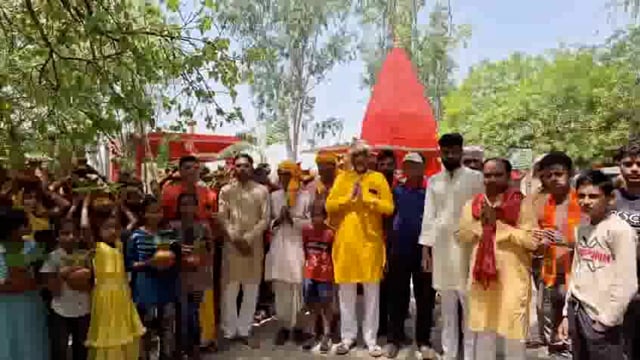 सोनवरसा में सात दिवसीय संगीतमय श्री राम कथा का हुआ शुभारंभ गाजे बाजे के साथ निकली गई,भव्य कलश यात्रा