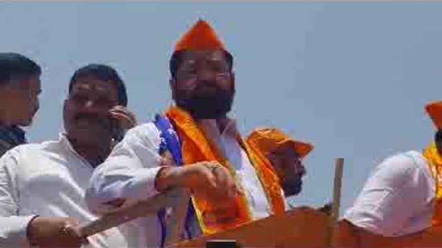 आज महायुती उमेदवार संजय मंडलिक की ओर से मोटरसायकल रॅली निकाली रॅली में मुख्यमंत्री एकनाथ शिंदे भी सामिल थे