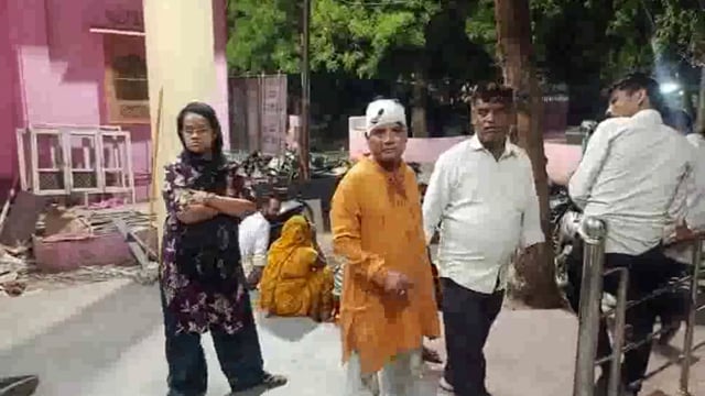 मथुरा गोवर्धन चौराहे पर तीन बाइक सवार बदमाशों ने किया स्वर्णकार को घायल कर  लूट का प्रयास