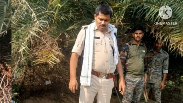 पुलिस ने भीतिया के जंगल में दो महुआ शराब की संचालित भट्टी को किया ध्वस्त