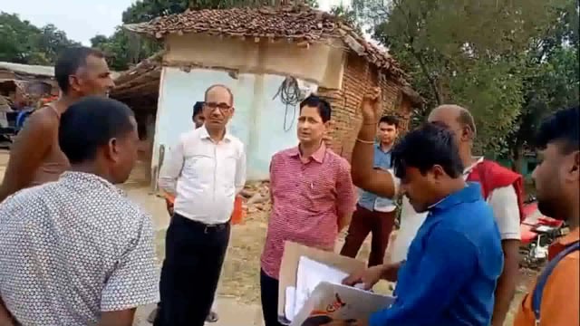  गहरा रहे जल संकट को लेकर डीडीसी ने प्रखंड का लिया जायजा 