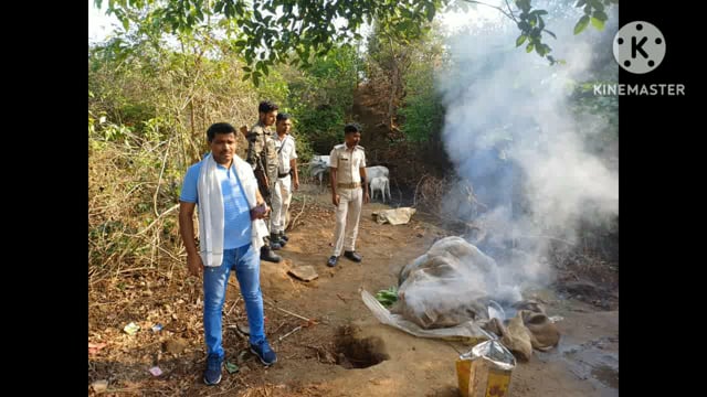 पुलिस ने भीतिया के घने जंगल में छापेमारी कर महुआ शराब की चार संचालित भट्टी को किया ध्वस्त