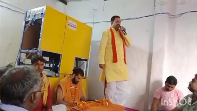 विश्व हिंदू परिषद संतों के साथ मिलकर गांव-गांव जाकर मतदाताओं को वोट देने के लिए कर रहा है जागरूक