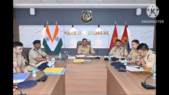 पुलिस आयुक्त कमिश्नरेट आगरा द्वारा अपर पुलिस आयुक्त सभी पुलिस उपायुक्त एवं सहायक पुलिस आयुक्त के साथ मीटिंग 