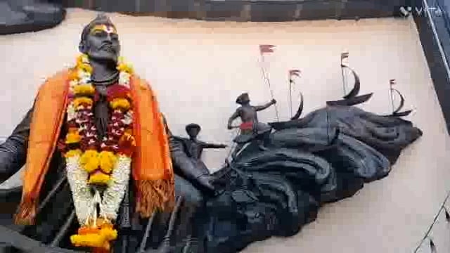 गिरगाव के संपत पाटील ने 12 घंटो से लाठीकाठी दोनो हातोसे घुमाकर छत्रपती संभाजी महाराज जी को जयंती में मुजरा कीया