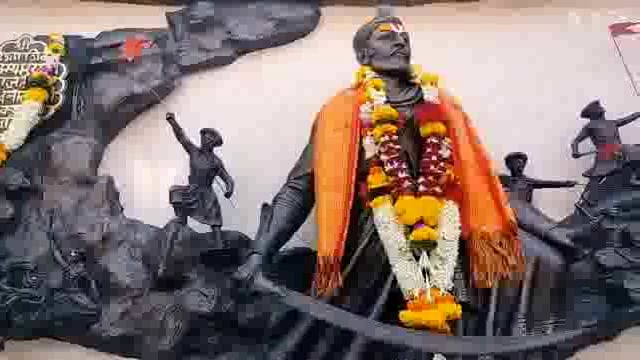 गिरगाव के संपत पाटील संभाजी ब्रिगेड के मावले ने छत्रपती संभाजी महाराज जयंती अवसर पर 12 घंटो से लाठीकाठी घुमाया