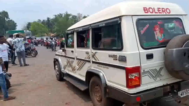 ଗତ କାଲି ମୟୂରଭଞ୍ଜର ବାରିପଦାରେ ବିଭିନ୍ନ ପ୍ରମୁଖ ଦଳ ର ପ୍ରାର୍ଥୀପତ୍ର ଦାଖଲ ଆଳରେ ନିଜ ନିଜର ଶକ୍ତି ପ୍ରଦର୍ଶନ ।#