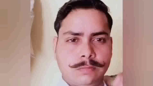 जैत इलाके में हुई विद्युत विभाग के लाइनमैन संविदा कर्मी मनोज की करंट लगने से मौत मुआवजे को लेकर किया हाईवे जाम