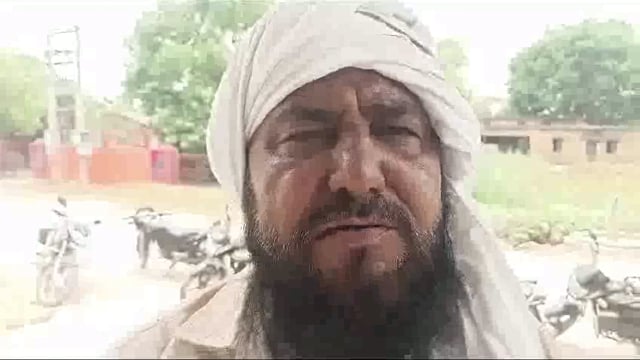 बलरामपुर पांचूडीह निवासी अधेड़ शख्स ने गांव के ही युवक पर पानी की मोटर चोरी करने का लगाया आरोप कार्यवाही का किया मांग 