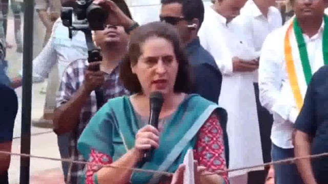 Congress Sachiv Shrimati Priyanka Gandhi wadra ne Raebareli mein kaha Aaj Desh Mein Sabse Badi samasya mahilaon ke liye hai mahangai
