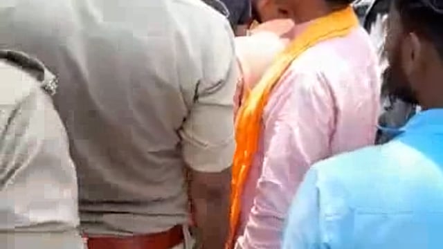 ब्रेकिंग 
अम्बेडकरनगर। चुनाव प्रचार के दौरान भाजपा जिलाध्यक्ष त्रयंबक तिवारी का आलापुर थाना क्षेत्र में हुआ एक्सीडेंट।
हालंकि कोई खतरे की बात नहीं.
ट्रक ने मारी एनडीवर को टक्कर..
🌹नेशनल मीडिया न्यूज़🌹...✍️
