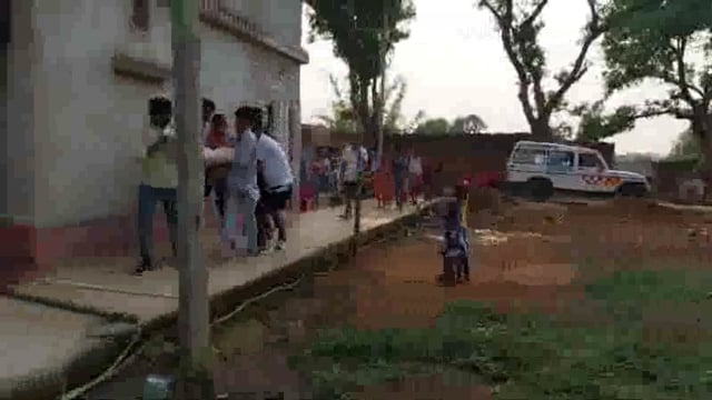 पंखे की तार के चपेट में आया पेलवा दलित गांव के 50 वर्षीय मजदूर की हुई मौत। परिजनों में मचा कोहराम,