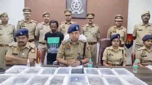 थाना हाईवे पुलिस एवं सर्विलांस टीम ने पकड़ा अवैध हथियारों का जखीरा