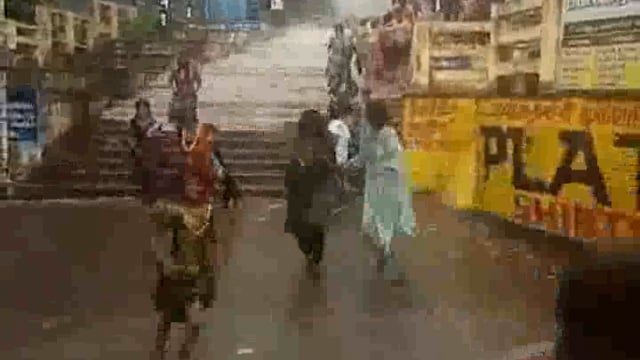Tamilnadu Mein kotalam ke jharane mein Achanak Bhari Barish Ke Karan I badh video Hua viral Bhayanak tabahi Dekhi Ja sakTi hai