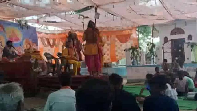  शाहजहांपुर के ग्राम उदरापुर में चल रही श्रीमद् भागवत कथा में पंडित सुमित मिश्रा ने भगवान परशुरामलक्ष्मण संवाद सुनाया 