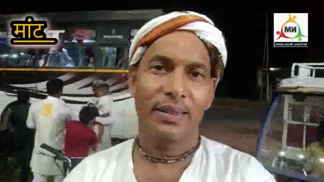 मांट। श्रदाध्लुओं को लेकर पानीगांव से शनिवार की देर शाम  नगरकोट के लिए रवाना हुईं दो निजी बसें।