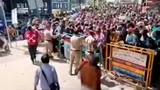 Kedarnath Yatra ke Mukhya padhao sonprayagraj Mein Bheed ko Dekhte hue 31 Mai Tak offline registration band kar diya gay