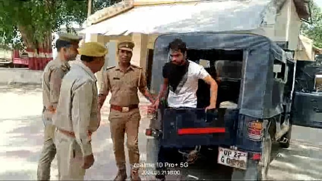 जलालाबाद पुलिस ने 6 5 2024 को विशन गुप्ता पर जानलेवा हमला करने वाले व्यक्ति को अतिवार चौराहे से गिरफ्तार कर जेल भेजा