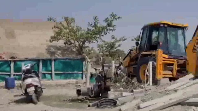 मशीनों से छलनी हो रही है यमुना मैया की छाती अवैध खनन का धंधा जोरों पर