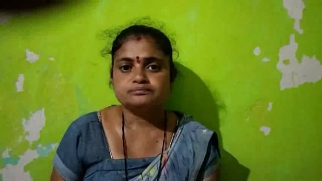 न्याय न मिळालेल्या आईने चक्क ठाणेदाराची आरती ओवाळण्याचा घेतला निर्णय